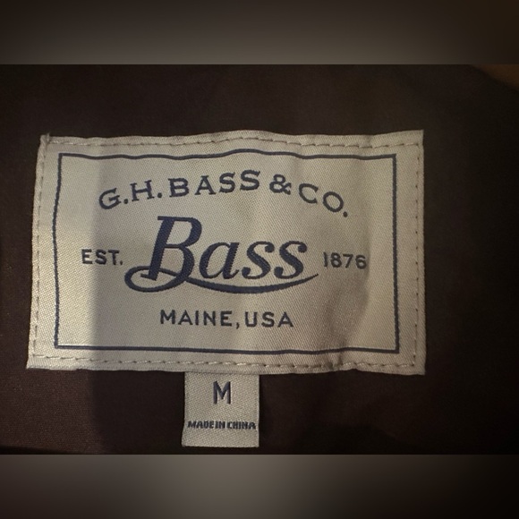 G.H. Bass & Co. Burgundy Quilted Vest with Stand-Up Collar - Picture 4 of 6